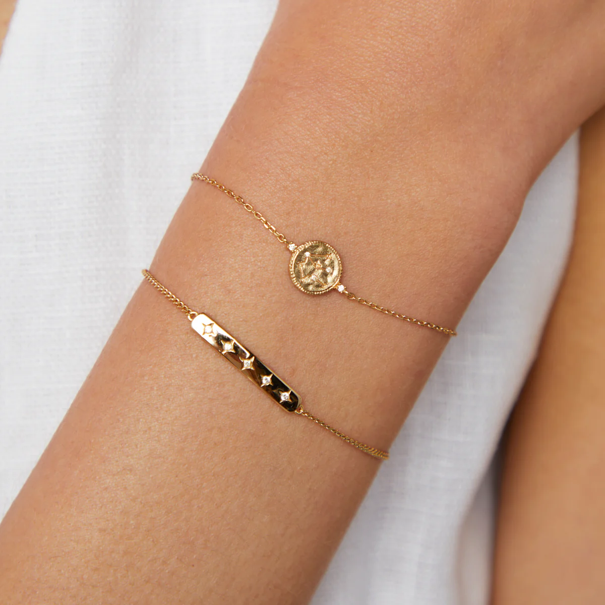 Aquarius Zodiac Bracelet in Gold - Image 3