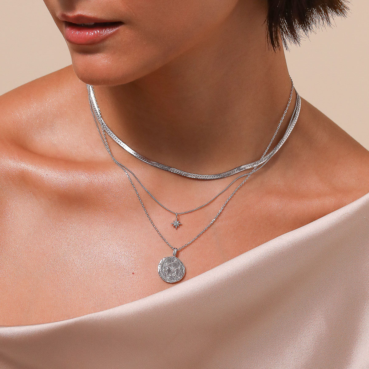 Aquarius Zodiac Pendant Necklace in Silver - Image 4