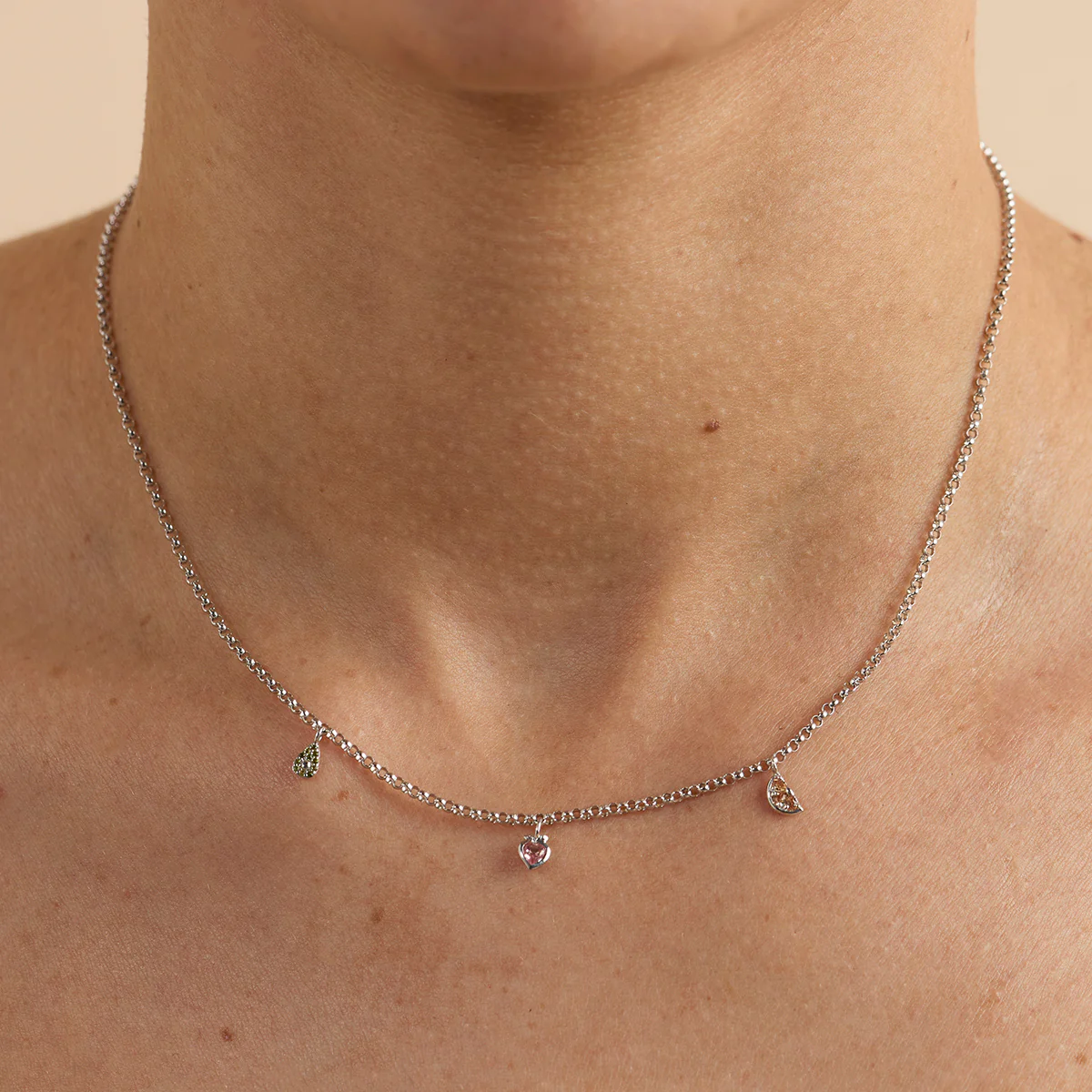 Avocado Charm 9k White Gold - Image 2