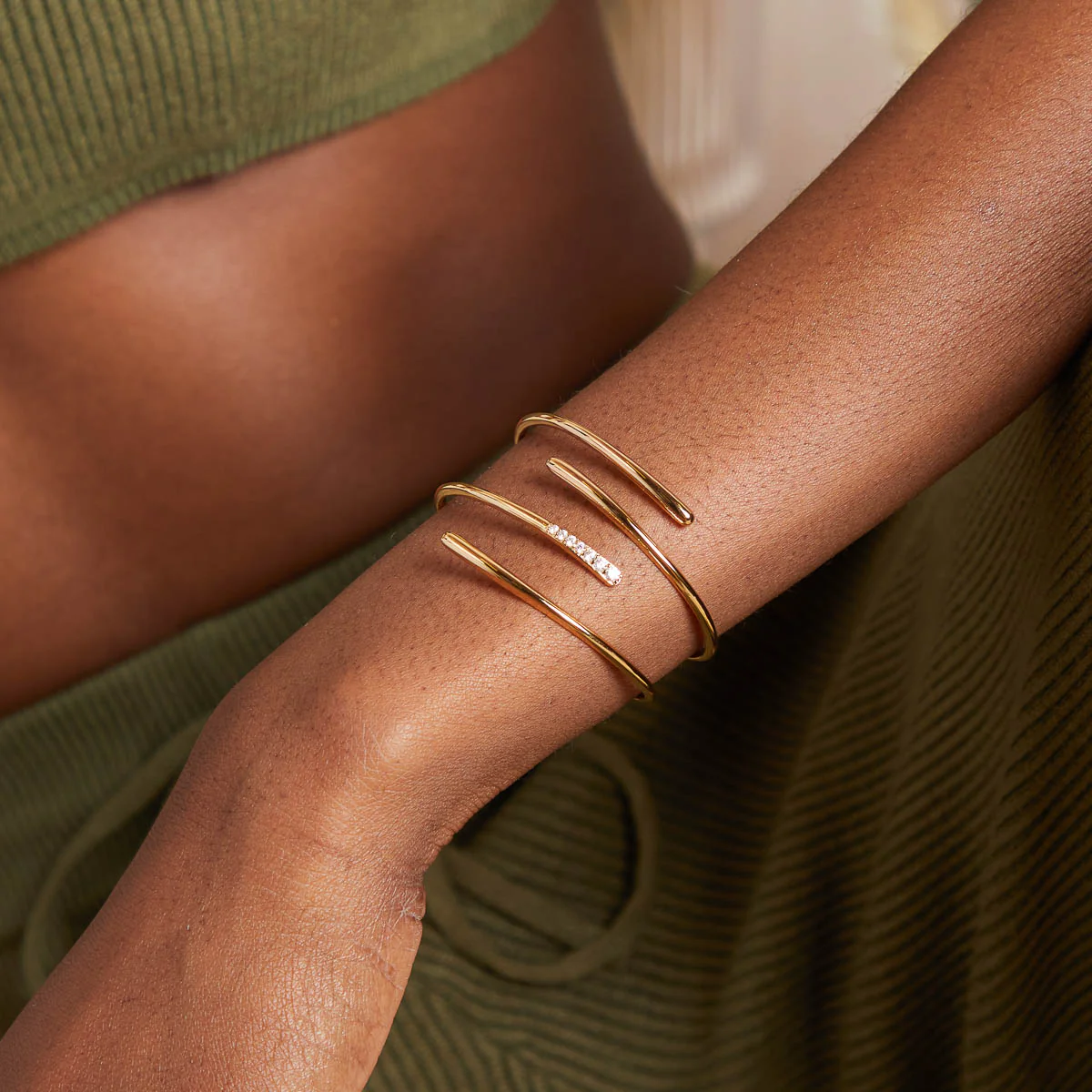 Twist Cuff in Gold - Image 5