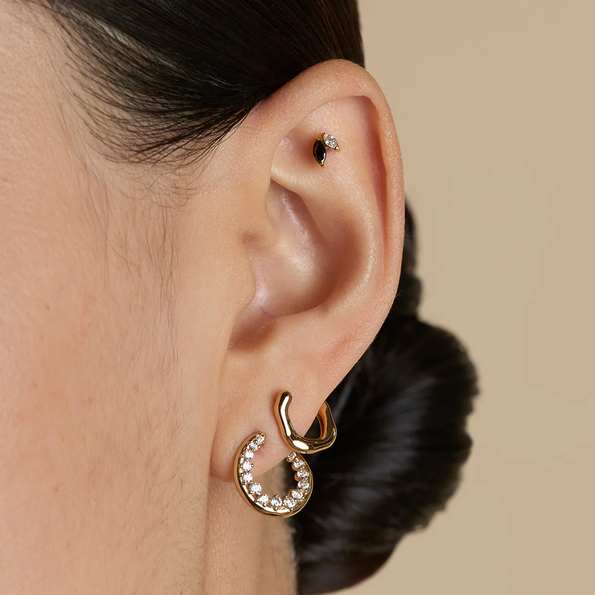 Black Crystal Double Marquise Titanium Piercing Stud in Gold - Image 3