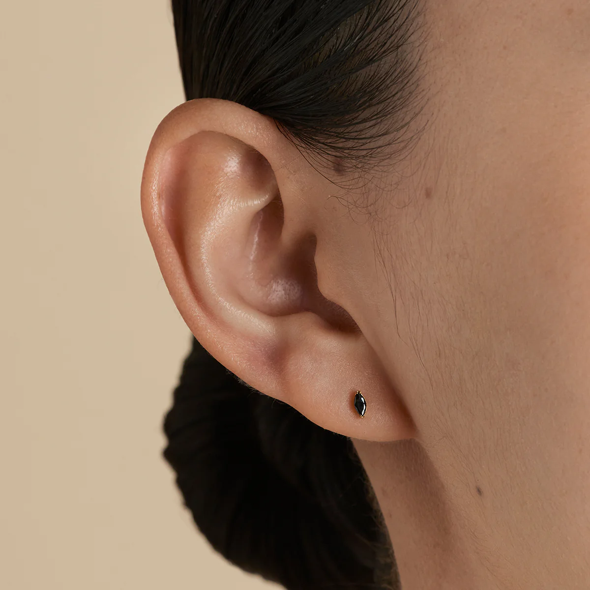 Black Crystal Marquise Titanium Piercing Stud in Gold - Image 2