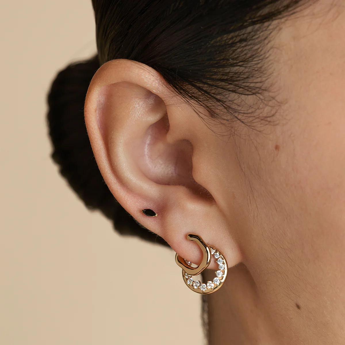 Black Crystal Marquise Titanium Piercing Stud in Gold - Image 3
