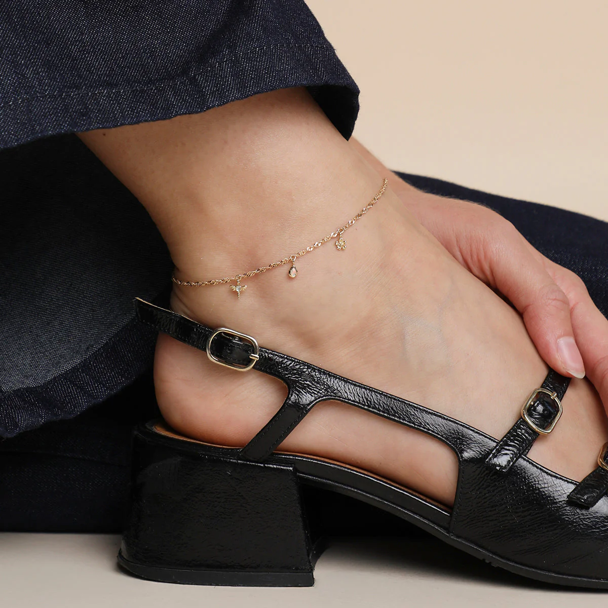 Bold Astrid Story Chain Anklet in Solid Gold - Image 3