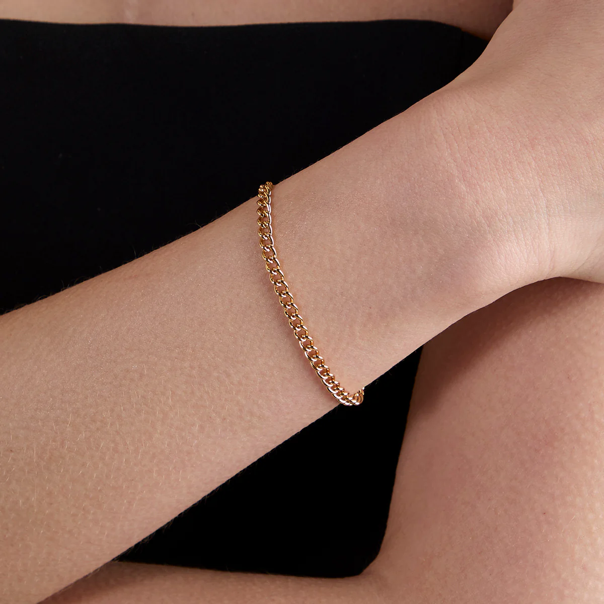 Bold Essential Curb Chain Bracelet in Gold - Image 2
