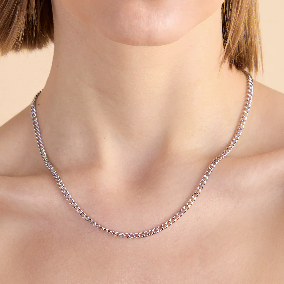 Bold Essential Curb Chain Necklace in Silver - Image 2