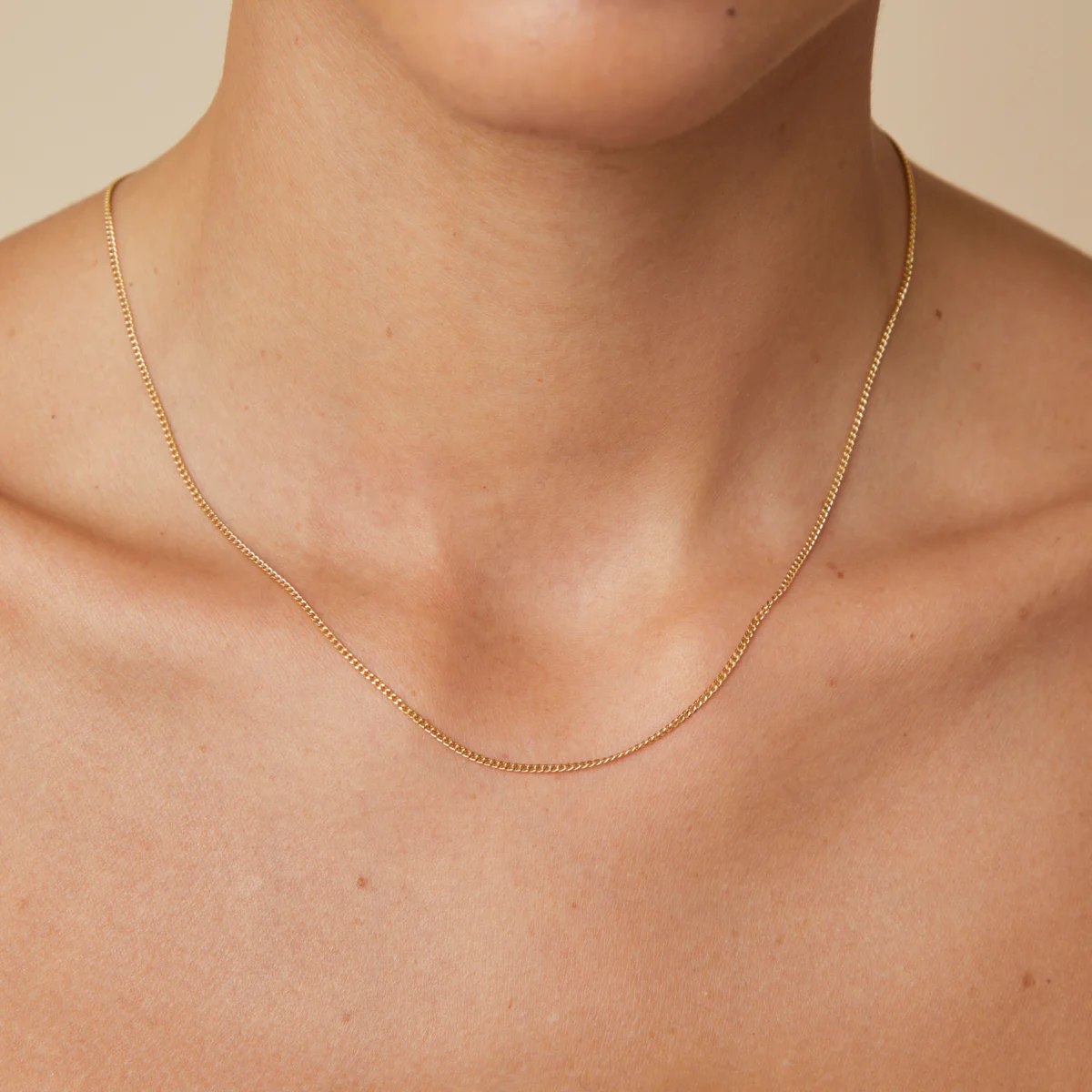Bold Miyu Chain Necklace in Solid Gold - Image 3