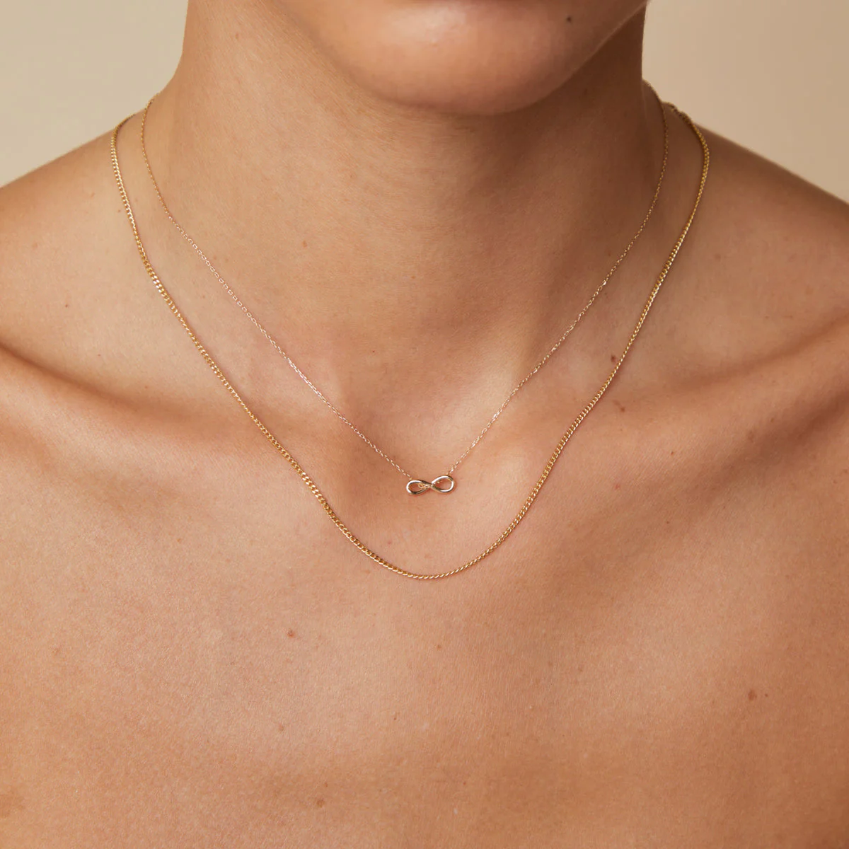 Bold Miyu Story Chain Necklace in Solid Gold - Image 3