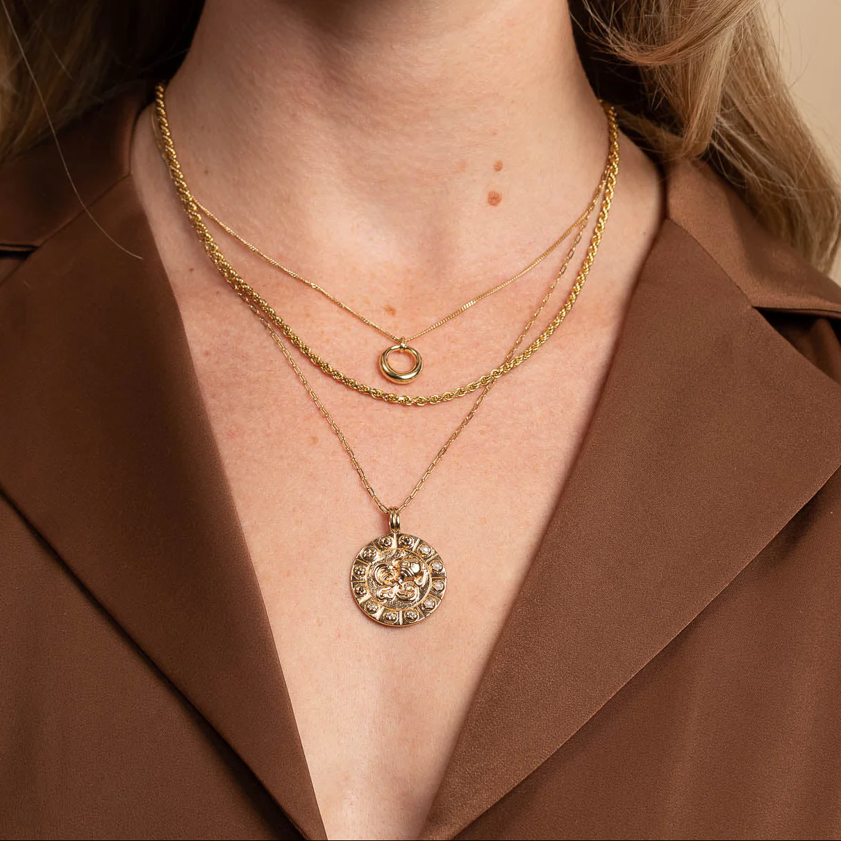 Aquarius Bold Zodiac Pendant Necklace in Gold - Image 4