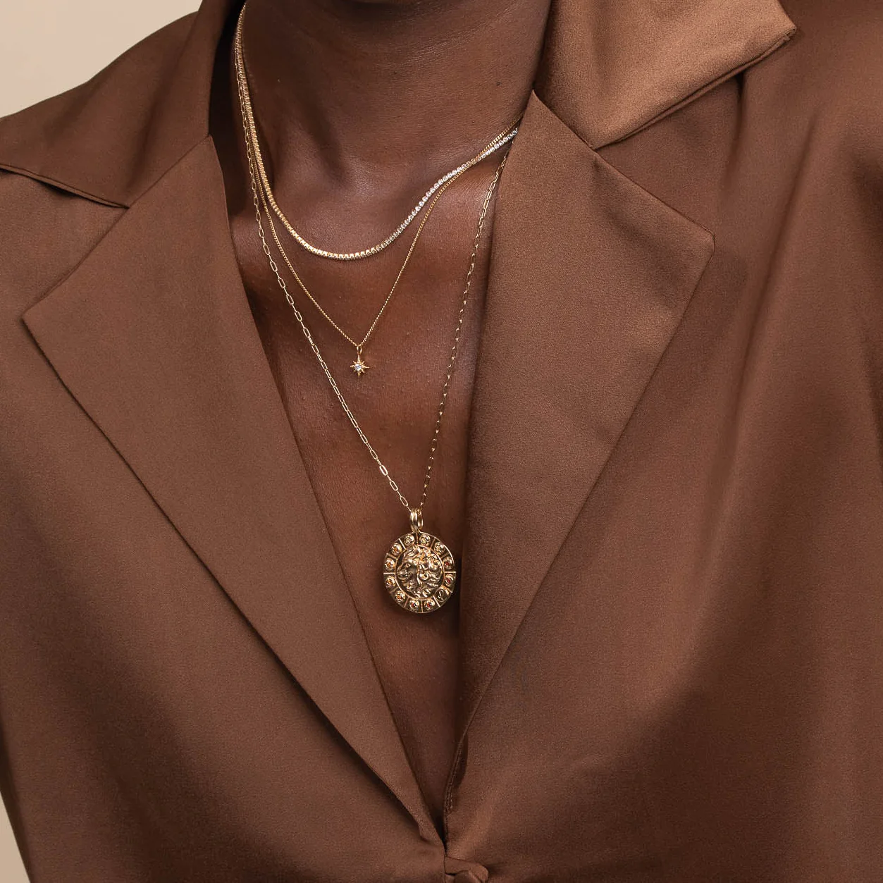 Leo Bold Zodiac Pendant Necklace in Gold - Image 4