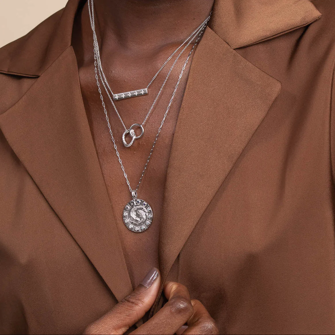 Pisces Bold Zodiac Pendant Necklace in Silver - Image 4