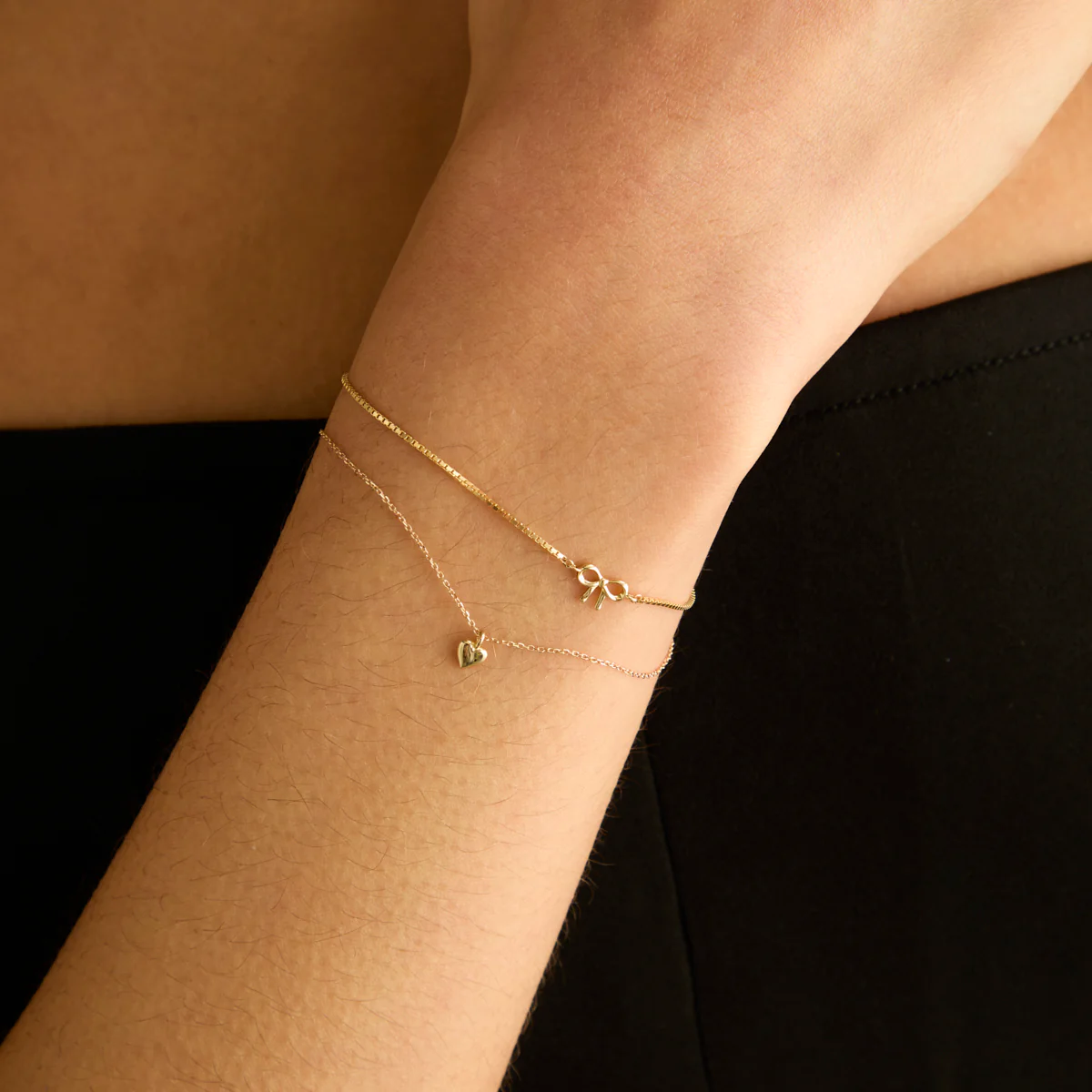 Bow Charm Bracelet in Solid Gold - Image 3