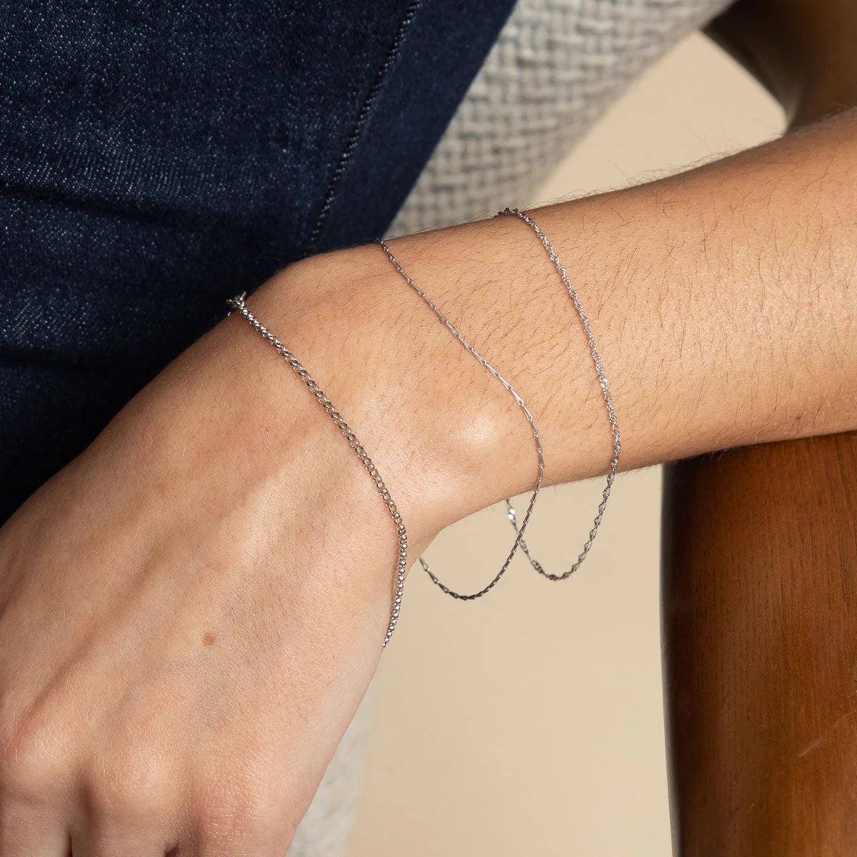 Chelsea Story Chain Bracelet in Solid White Gold - Image 3