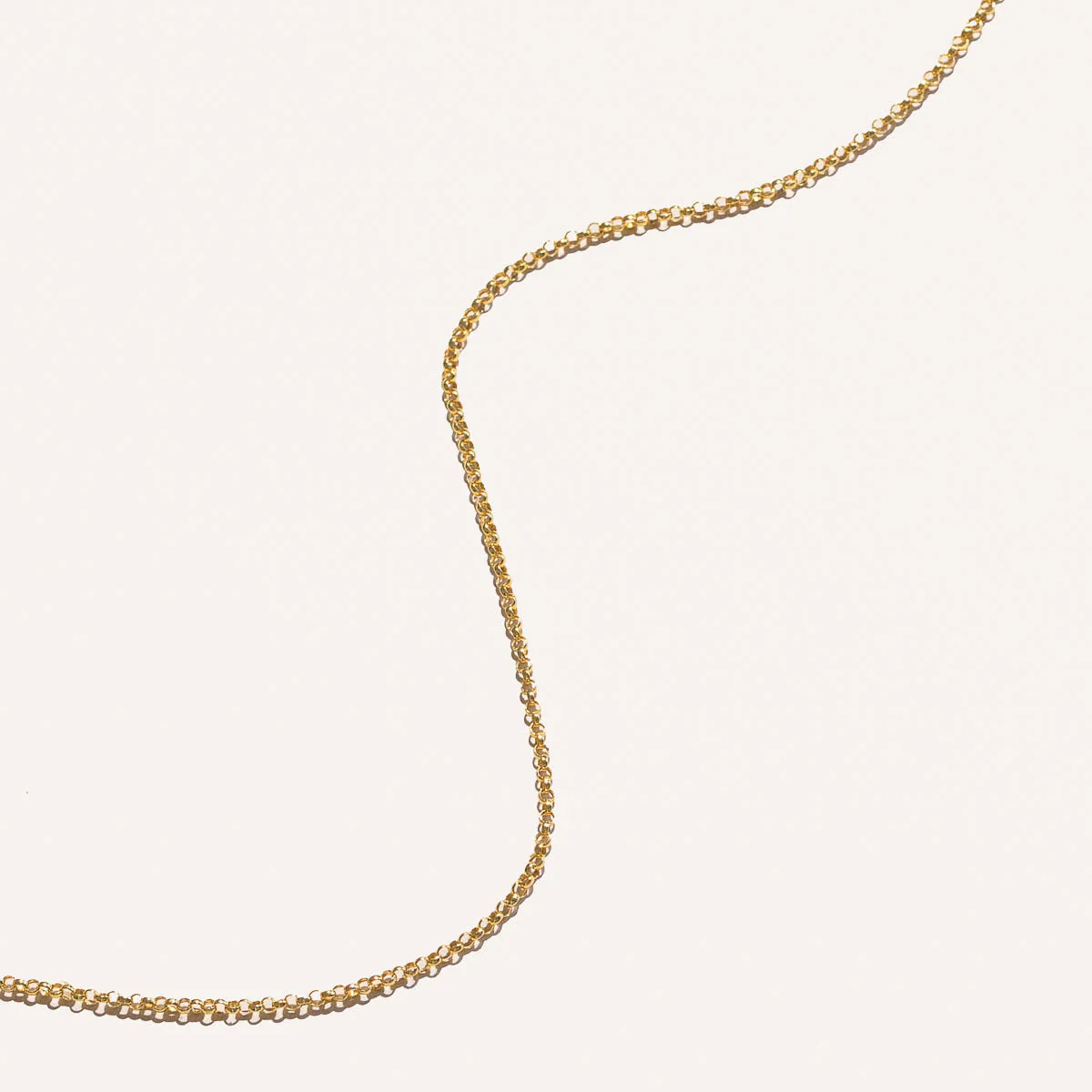 Chelsea Story Chain Necklace in Solid Gold - Image 4