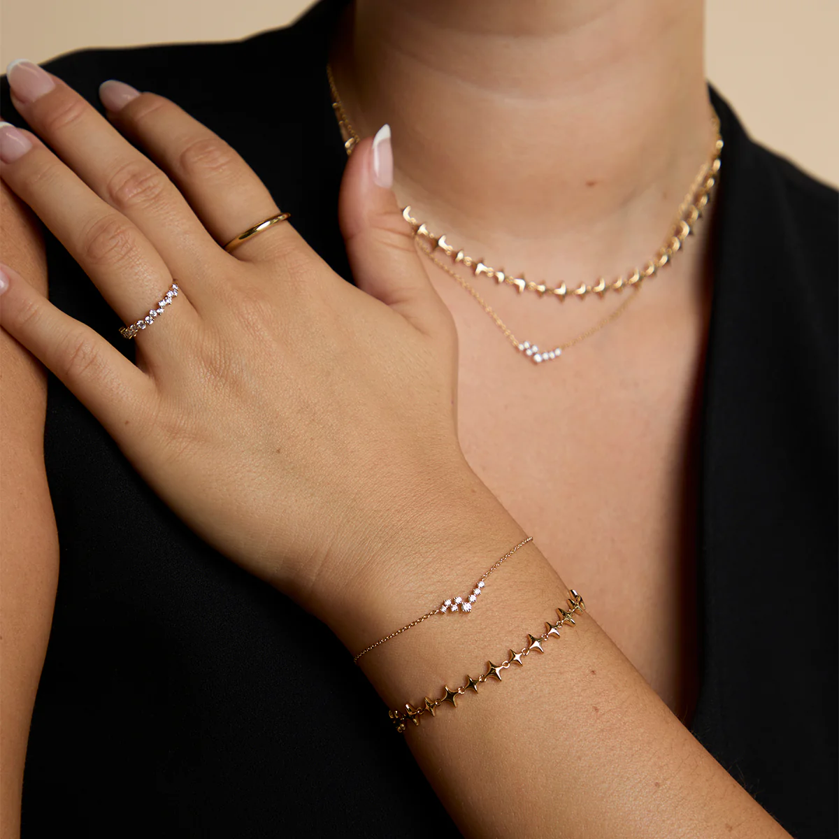 Cosmic Star Chain Bracelet in Gold - Image 4