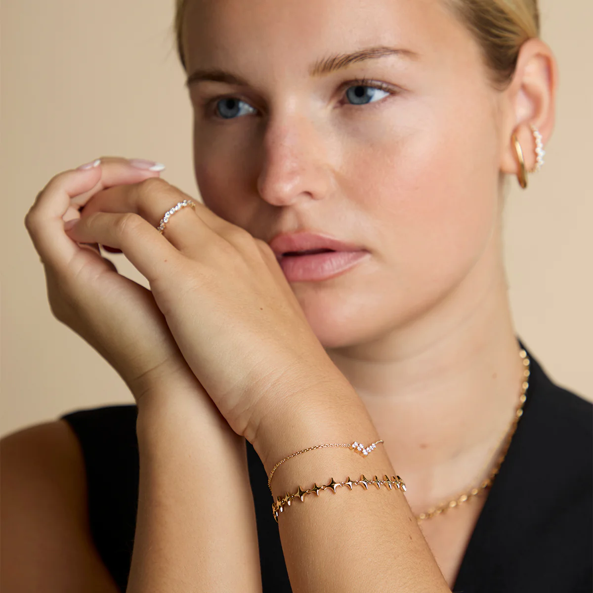 Cosmic Star Chain Bracelet in Gold - Image 5