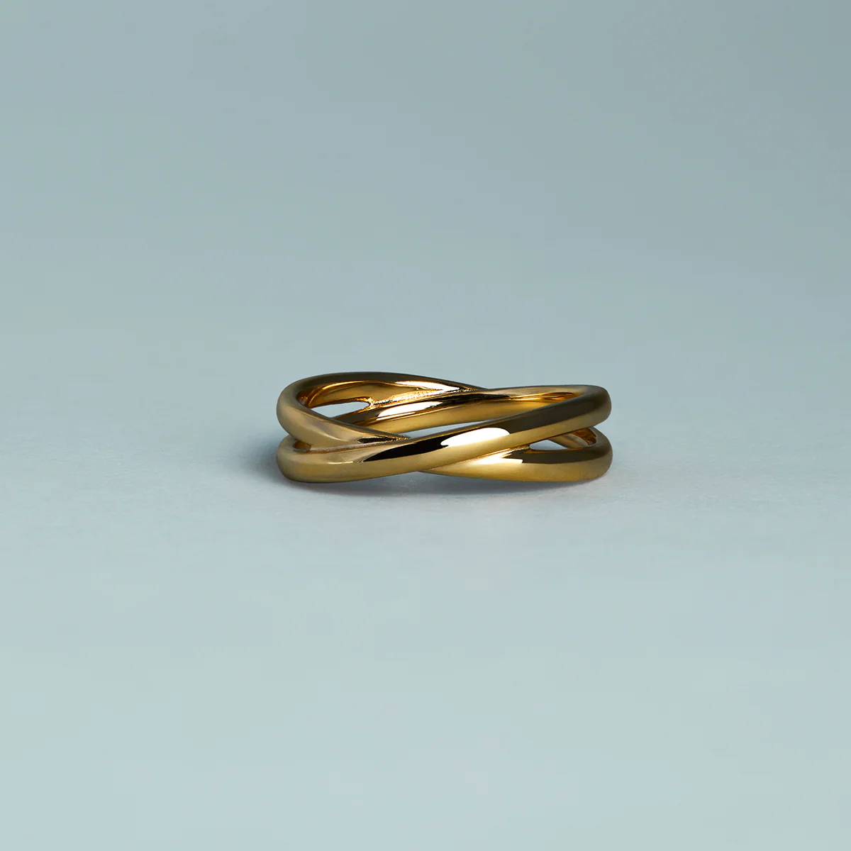 Crossover Illusion Band Ring in Gold - Image 7