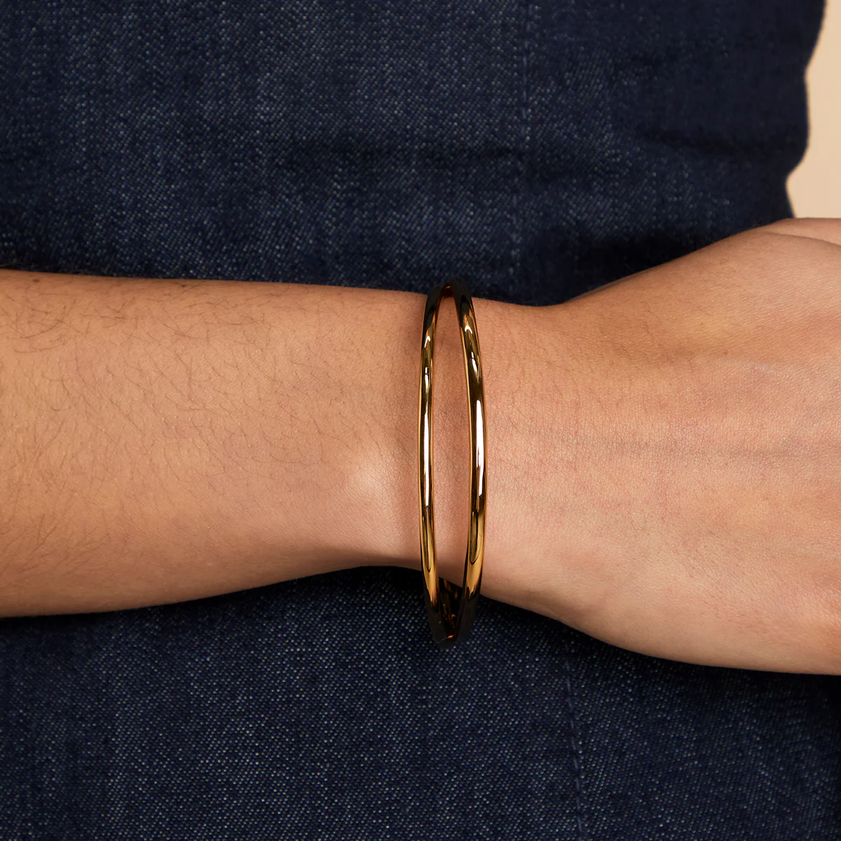 Crossover Illusion Bangle in Gold - Image 2