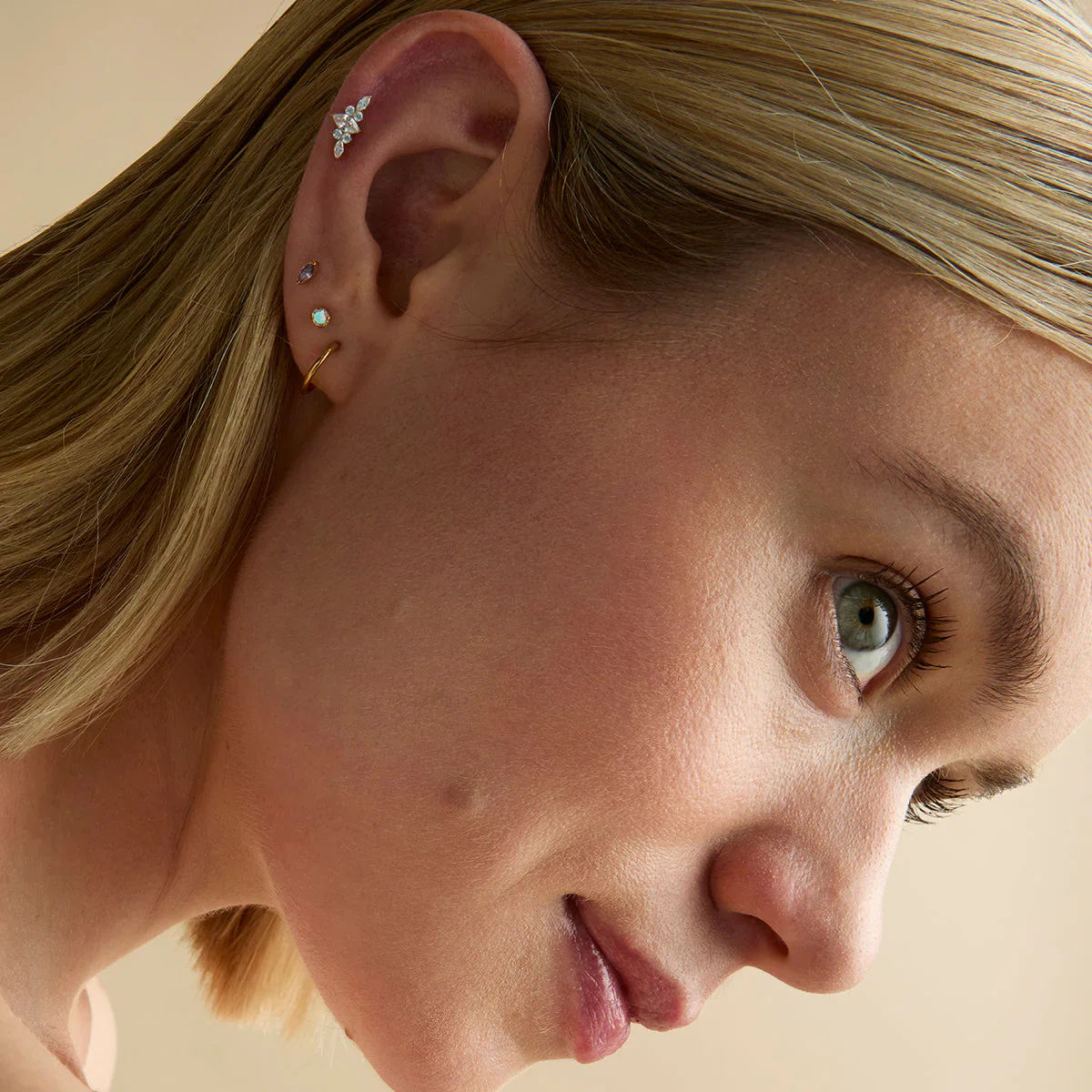 Crystal Cluster Titanium Piercing Stud in Gold - Image 5