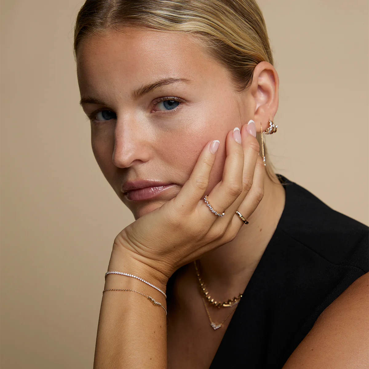 Crystal Scatter Band Ring in Gold - Image 4