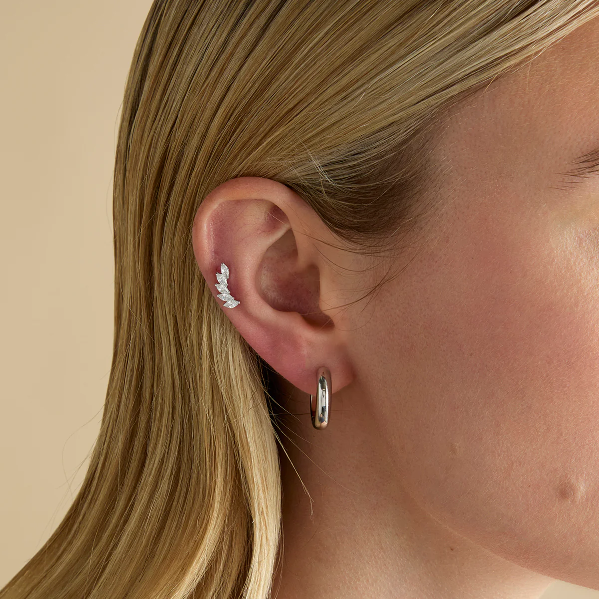 Curved Marquise Titanium Piercing Stud in Platinum - Image 2
