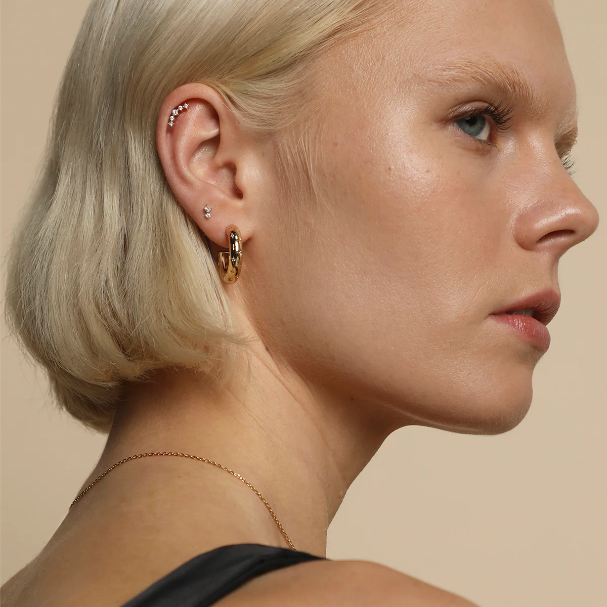 Curved Square Crystal Titanium Piercing Stud in Gold - Image 4