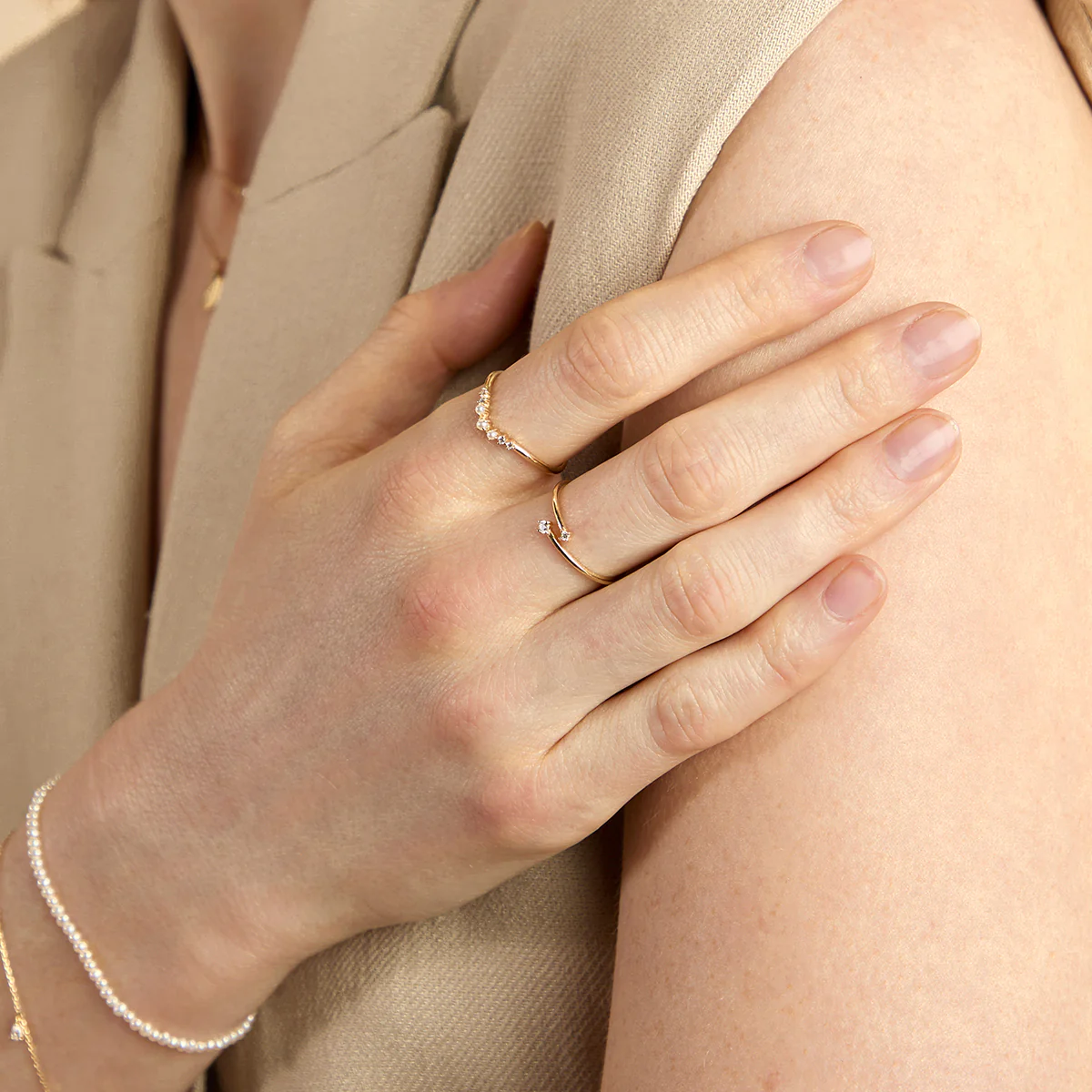 Diamond & Pearl Band Ring in Solid Gold - Image 3