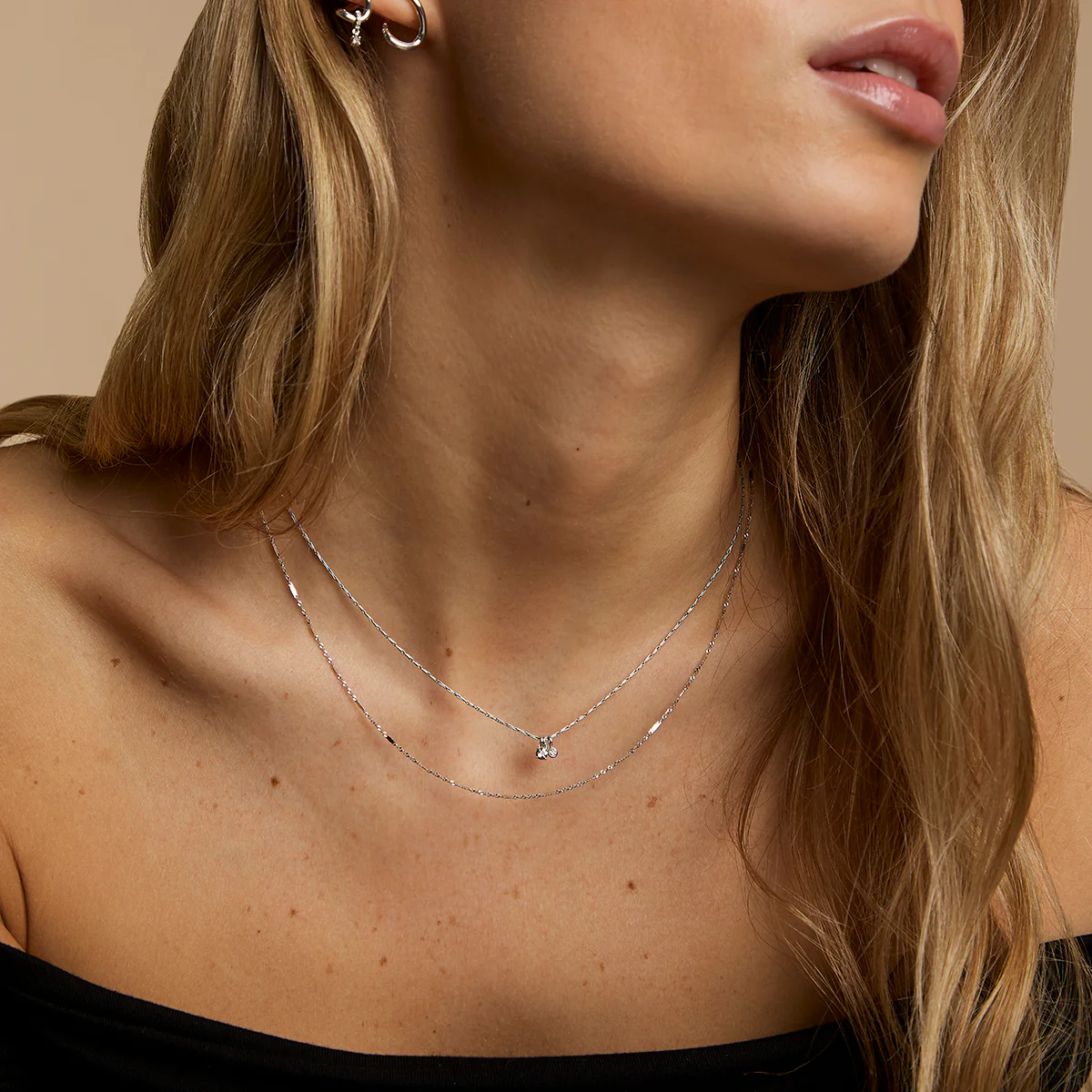 Diamond & Quartz Pendant Necklace in Solid White Gold - Image 4