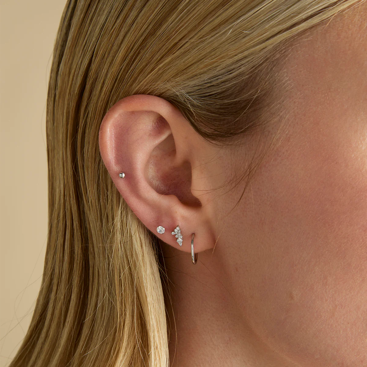 Essential Ball Titanium Piercing Stud in Platinum - Image 3