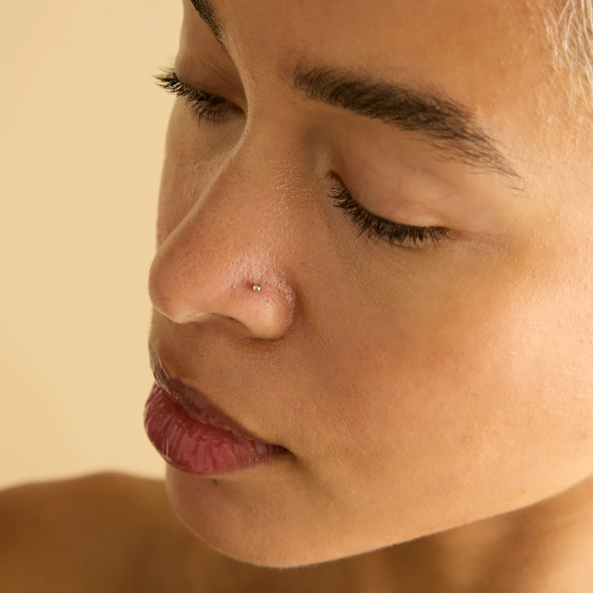 Essential Ball Titanium Piercing Stud in Platinum - Image 4