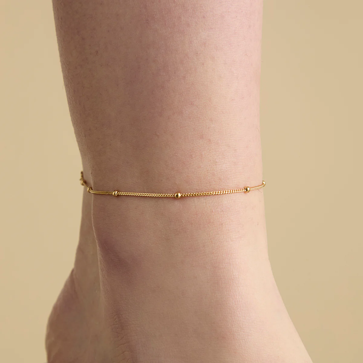 Essential Beaded Chain Anklet in Gold - Image 2
