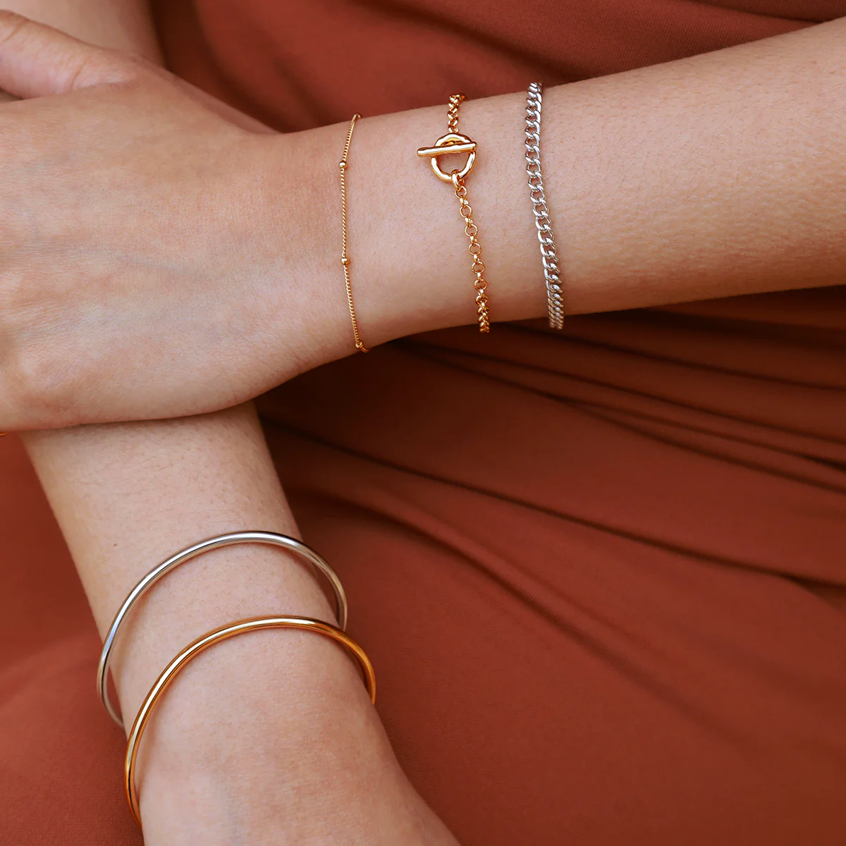 Essential Beaded Chain Bracelet in Gold - Image 6
