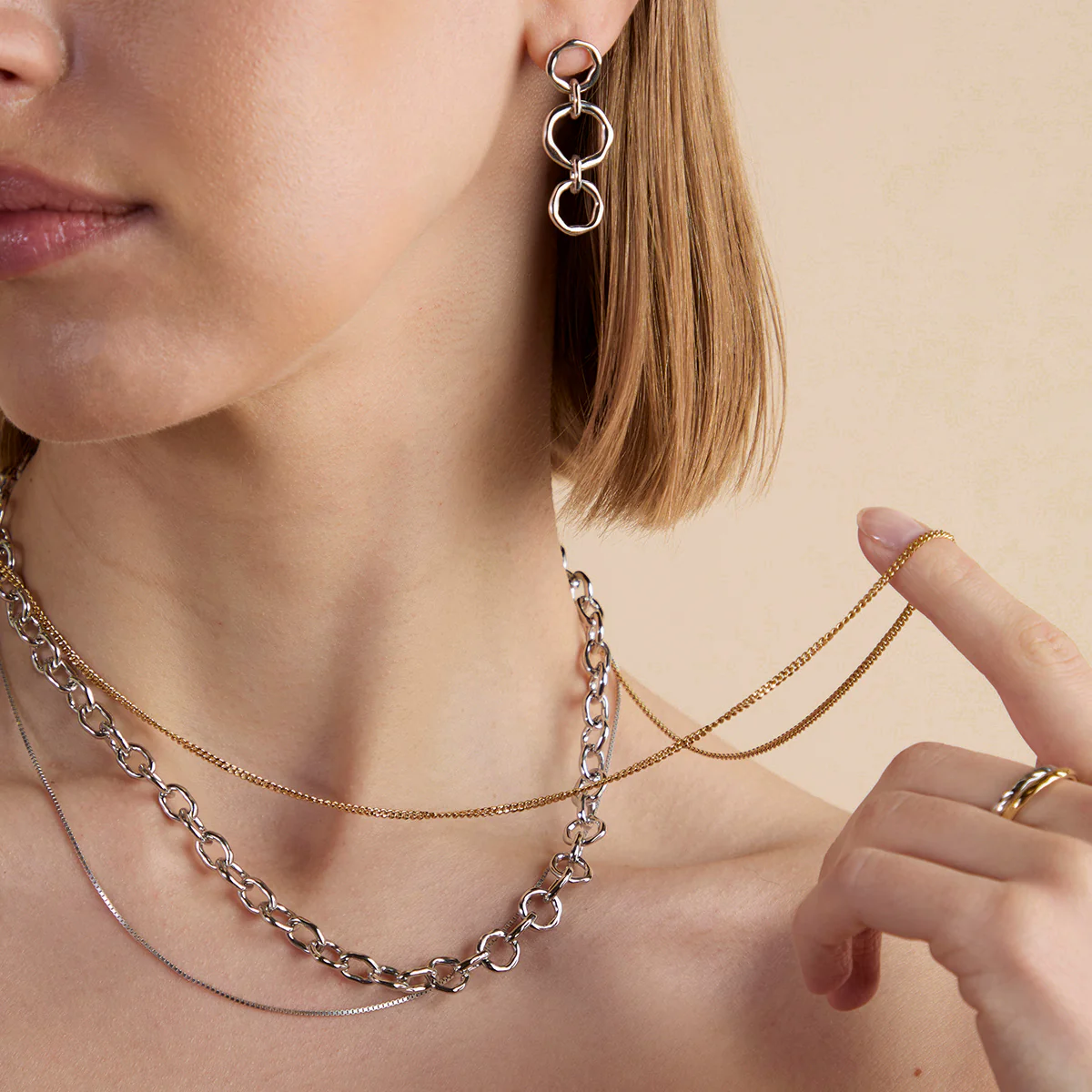 Essential Box Chain Necklace in Silver - Image 6
