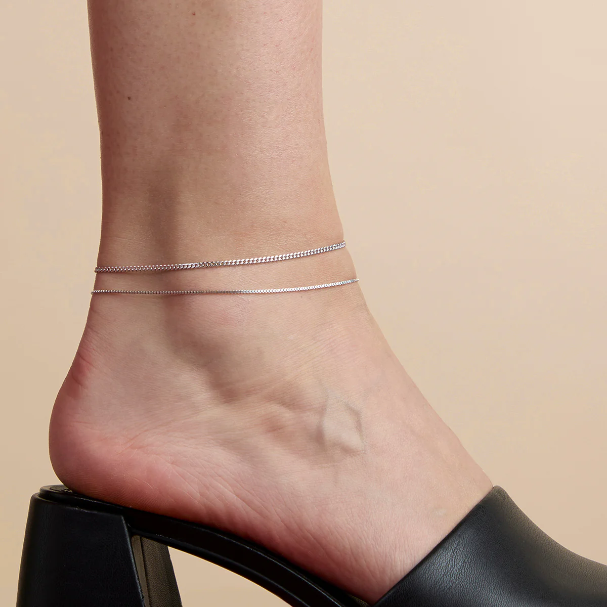 Essential Curb Chain Anklet in Silver - Image 3