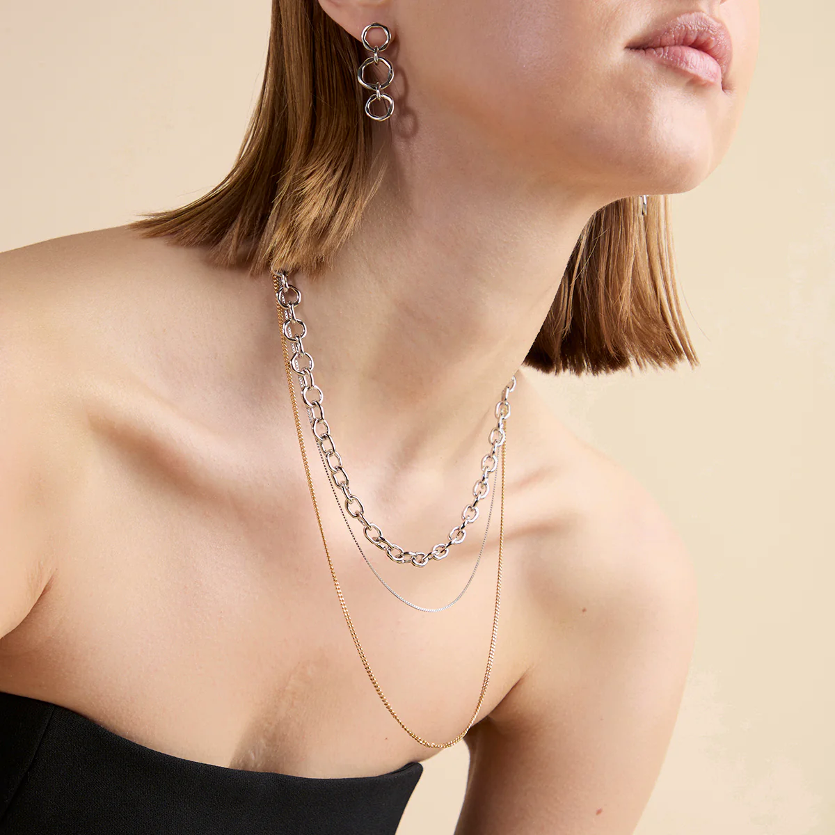 Essential Curb Chain Necklace in Gold - Image 6