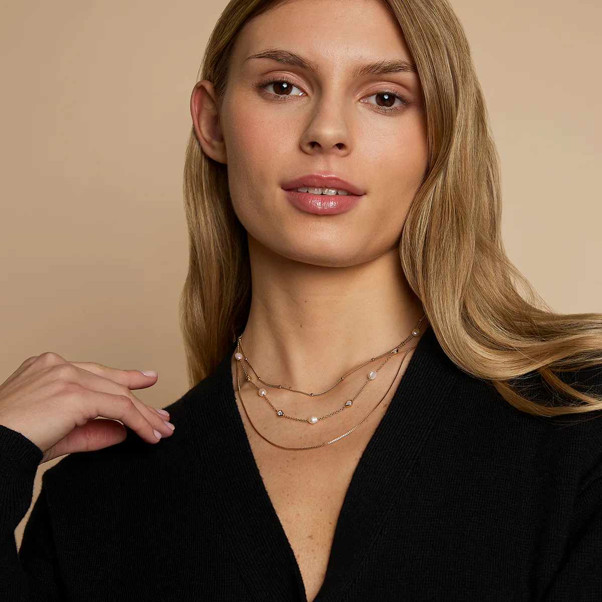 Essential Pearl Necklace Stacking Set in Gold - Image 3