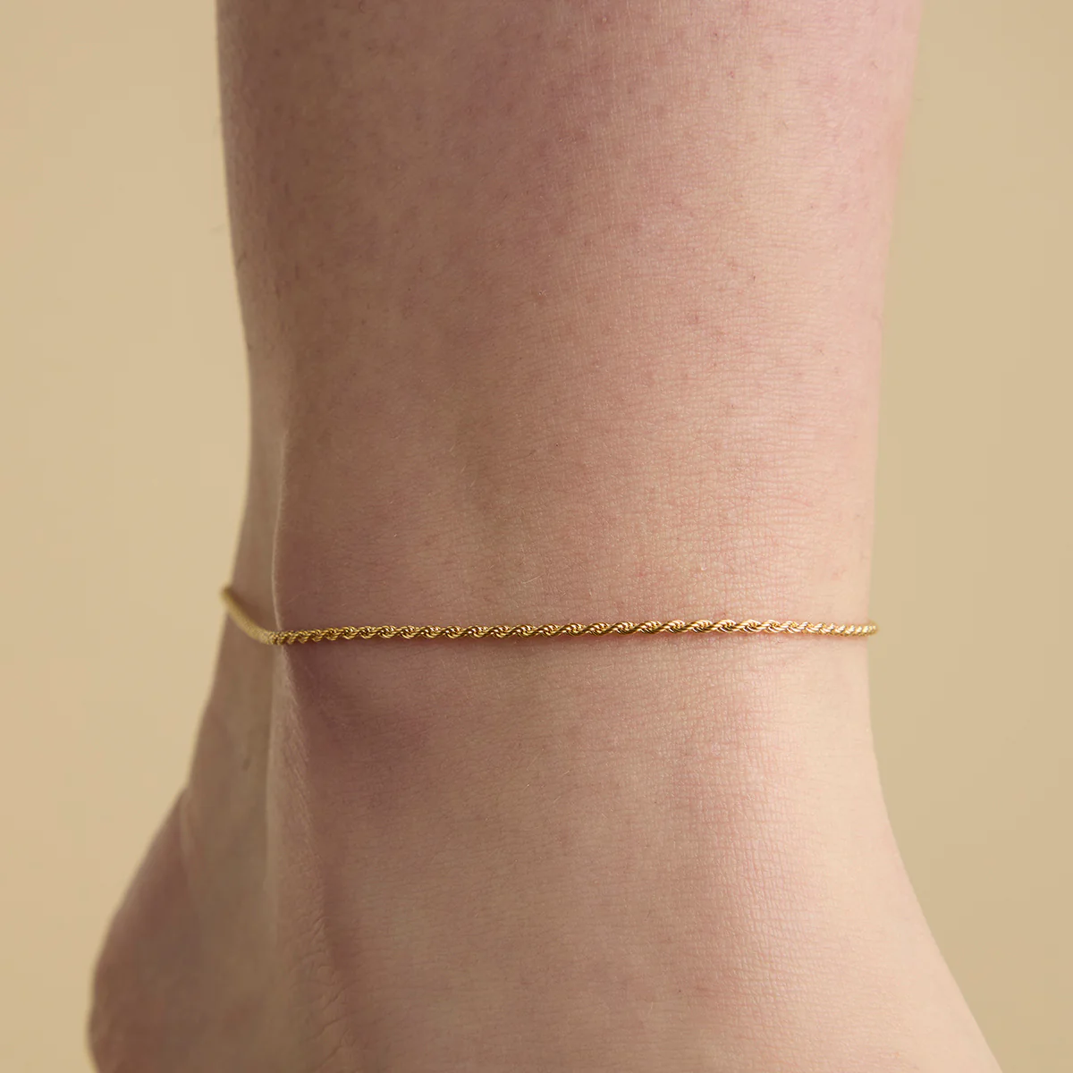 Essential Rope Chain Anklet in Gold - Image 2