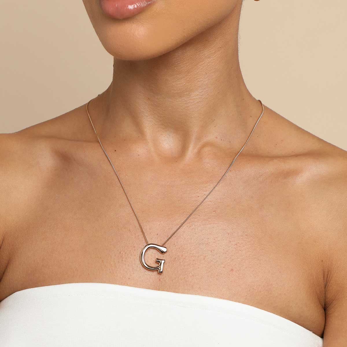 G Initial Bold Pendant Necklace in Gold - Image 2