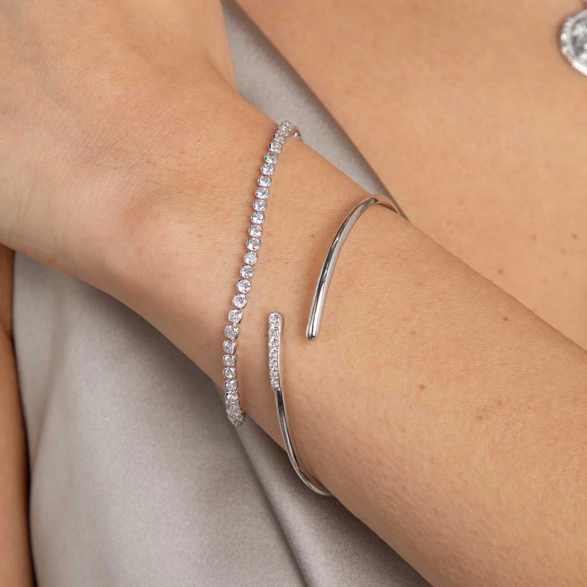 Gleam Bold Tennis Chain Bracelet in Silver - Image 3