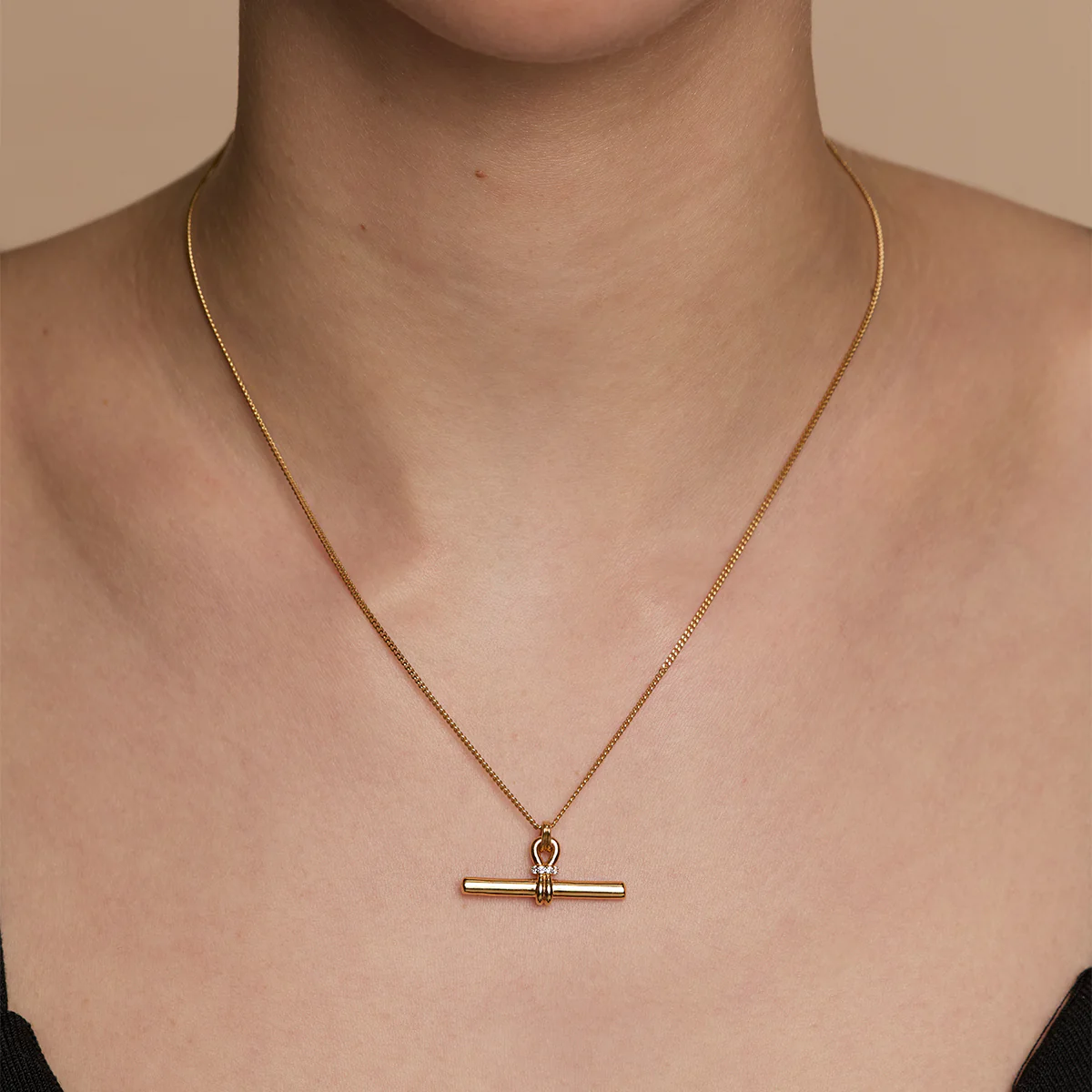 Hardware T-Bar Pendant Necklace in Gold - Image 2