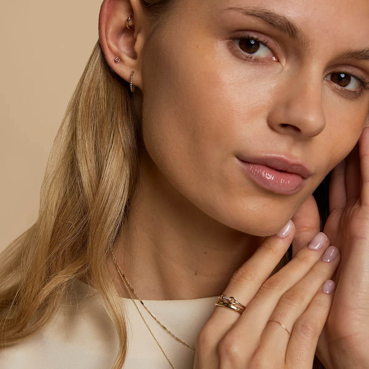 Horseshoe Piercing Stud in Solid Gold - Image 4