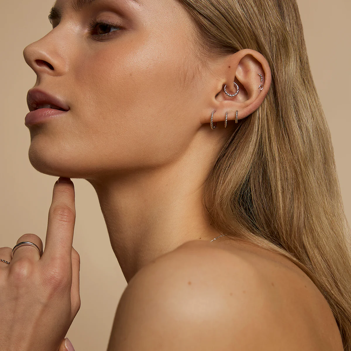 Horseshoe Piercing Stud in Solid White Gold - Image 4