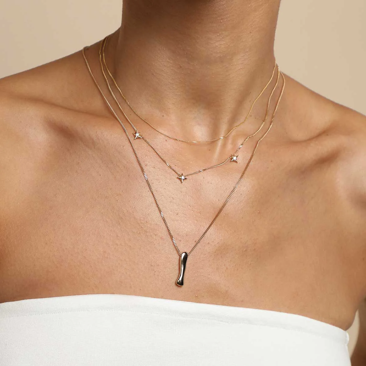 I Initial Bold Pendant Necklace in Gold - Image 3