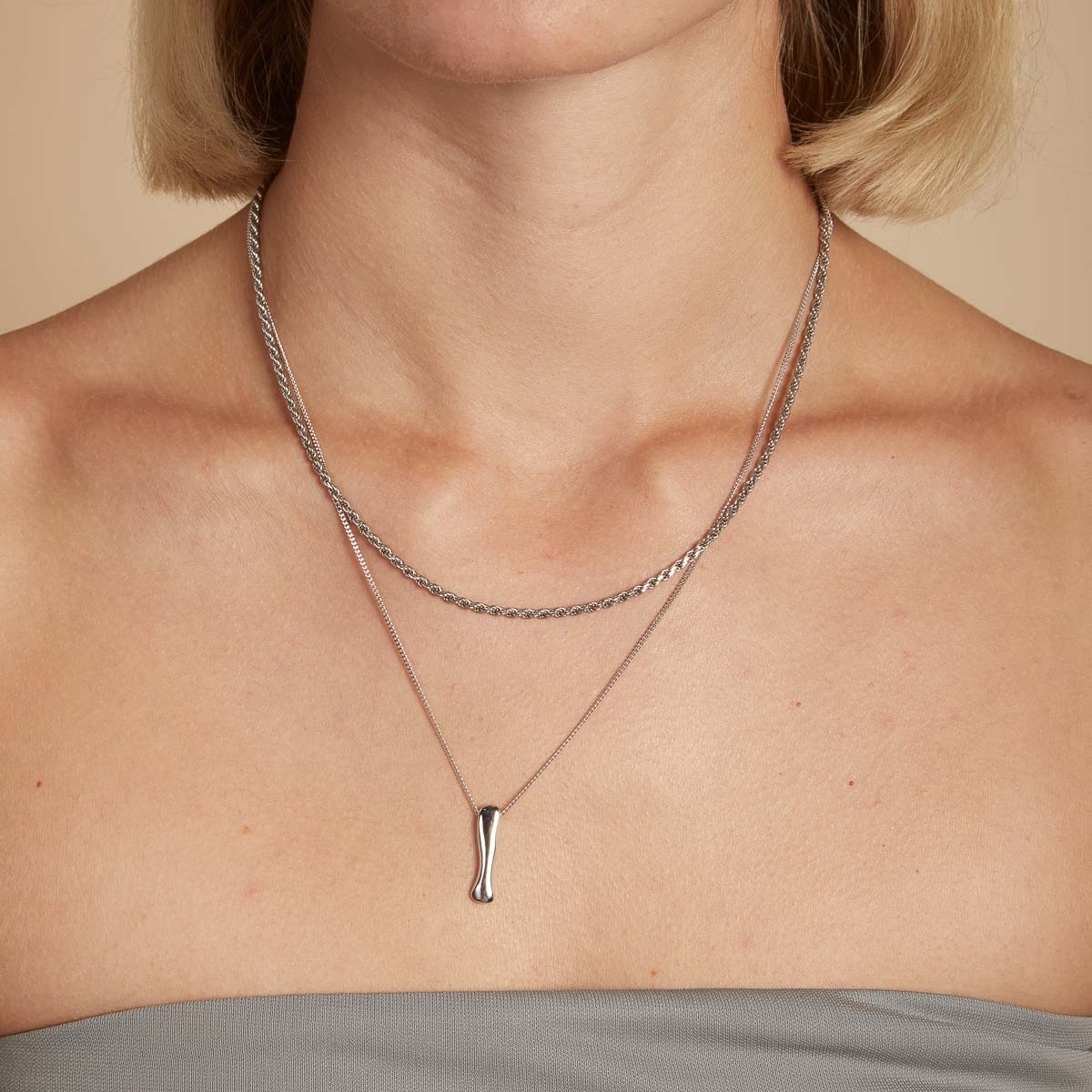 I Initial Bold Pendant Necklace in Silver - Image 3