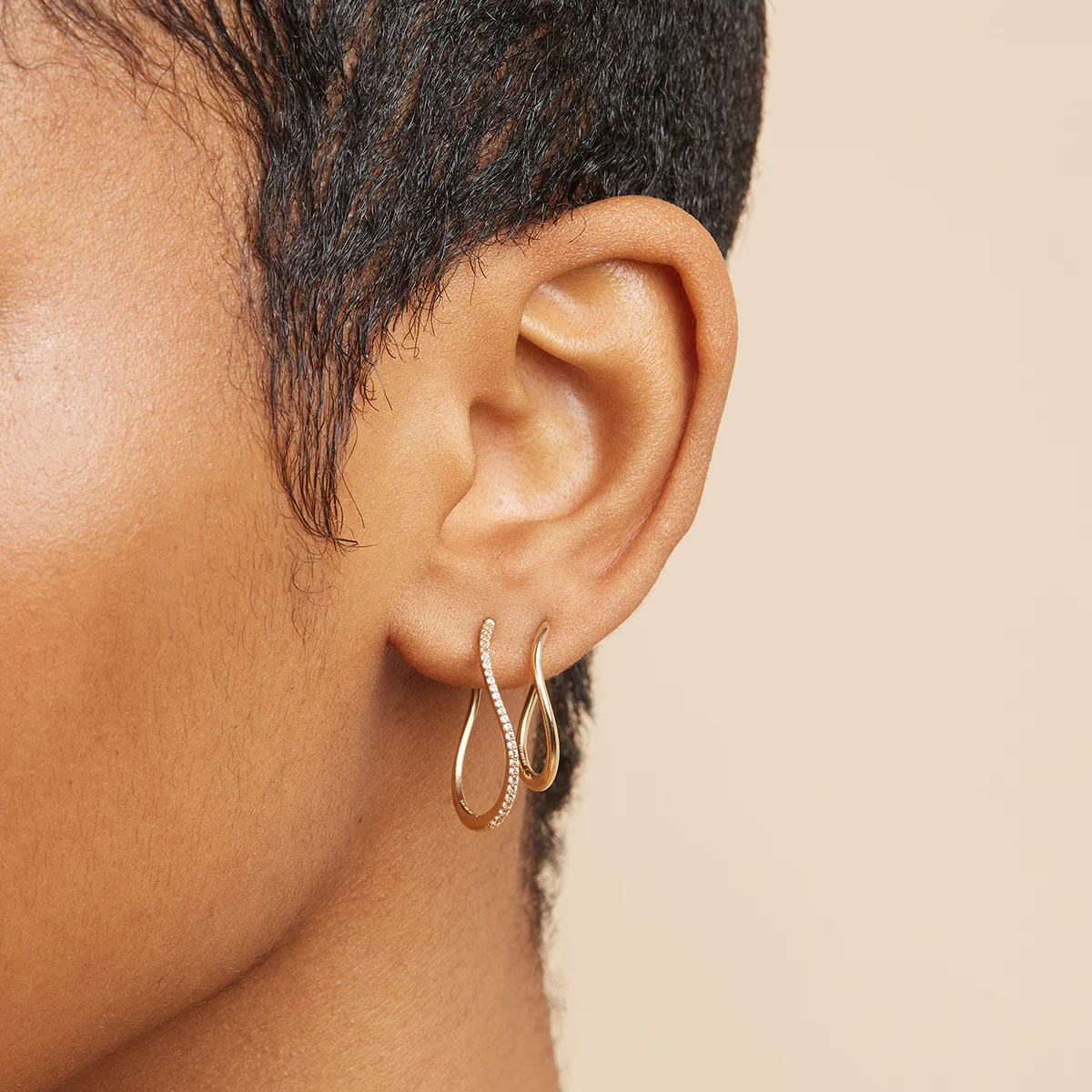 Infinite Hoops in Solid Gold - Image 4