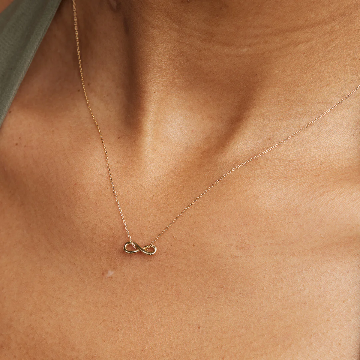 Infinite Pendant Necklace in Solid Gold - Image 2