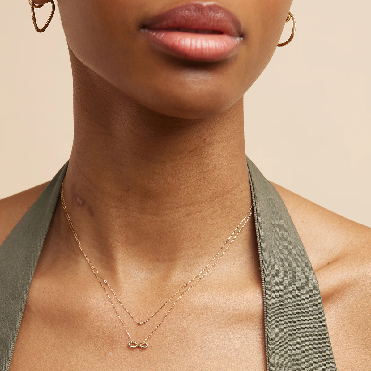 Infinite Pendant Necklace in Solid Gold - Image 3