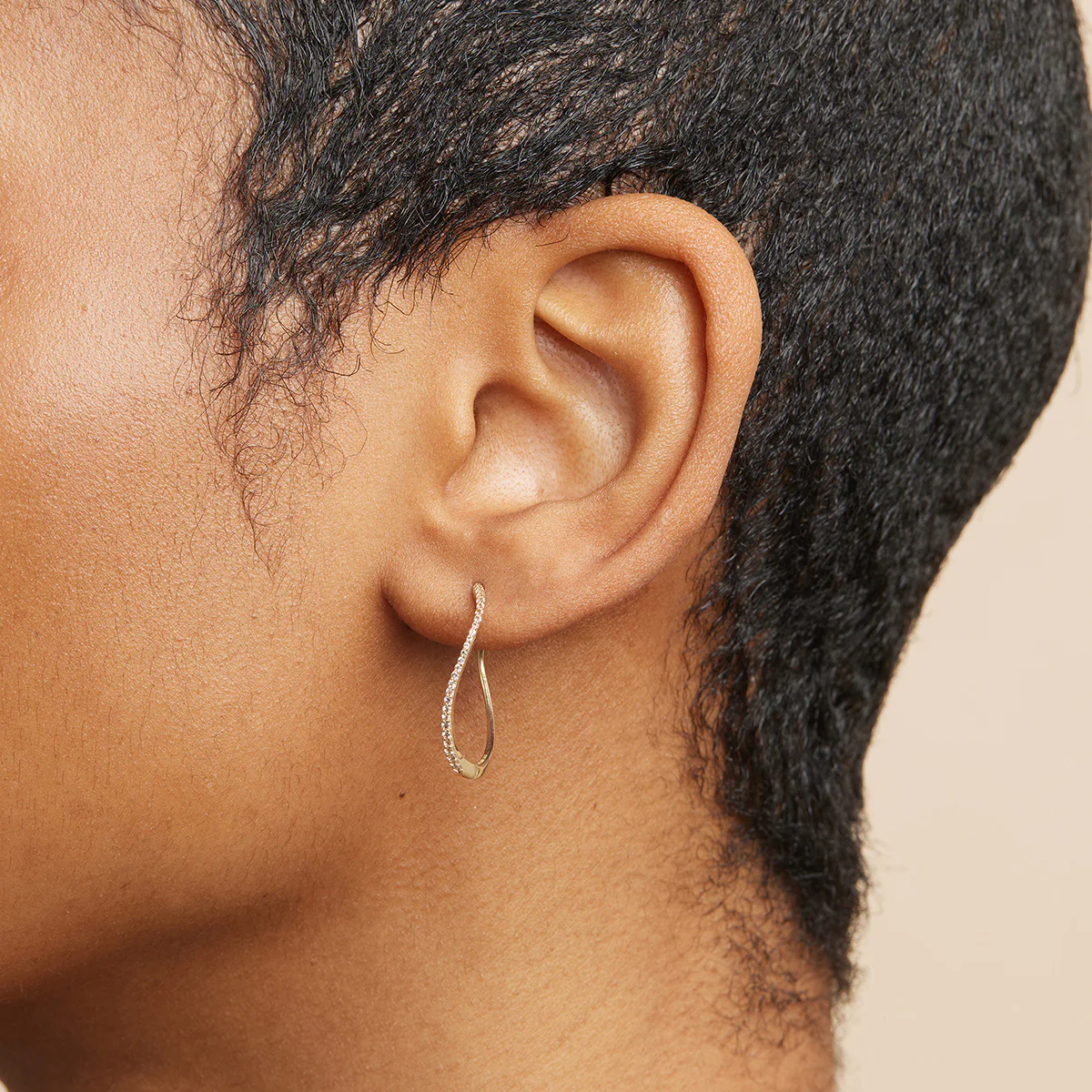 Infinite Topaz Pavé Hoops in Solid Gold - Image 2