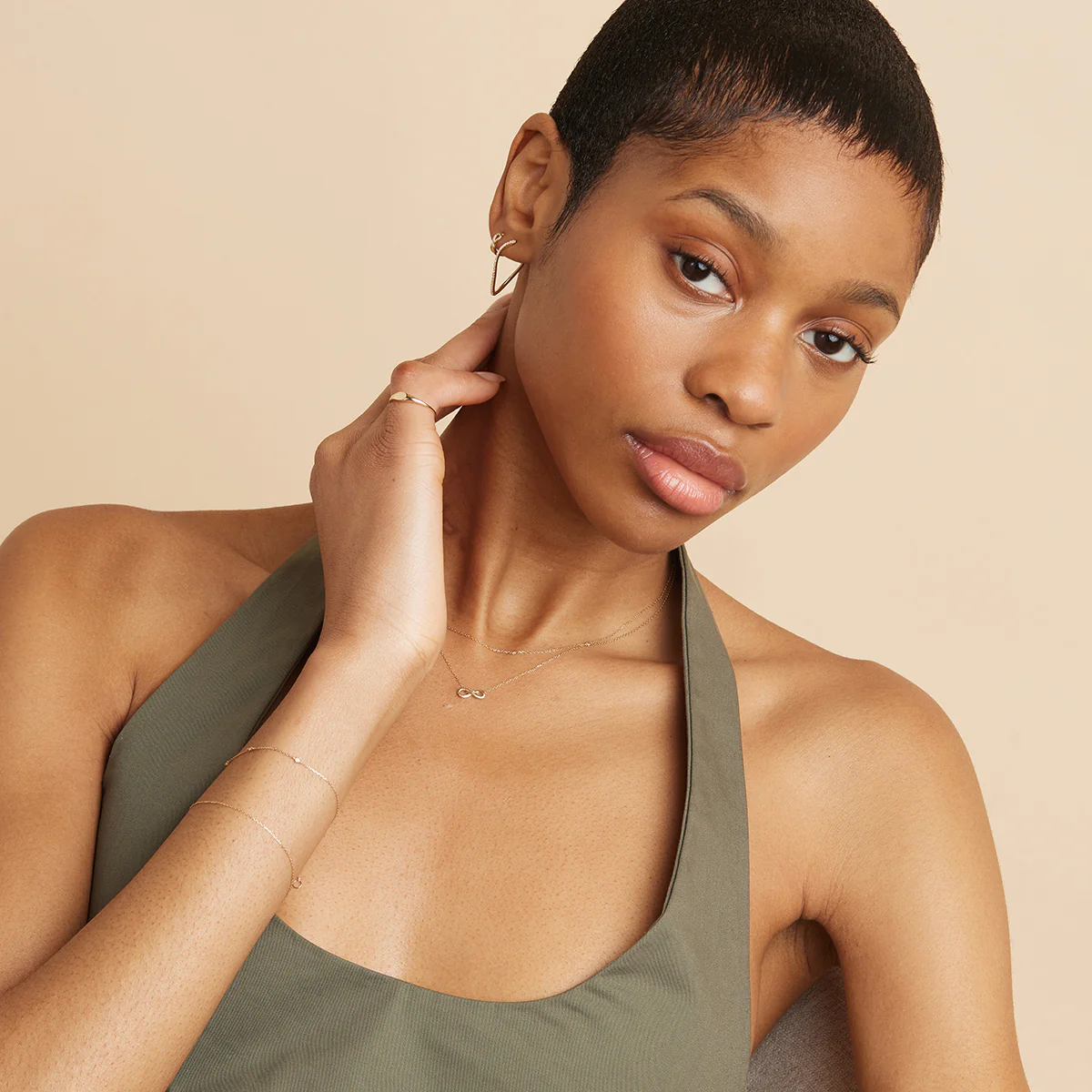 Infinite Topaz Pavé Hoops in Solid Gold - Image 4