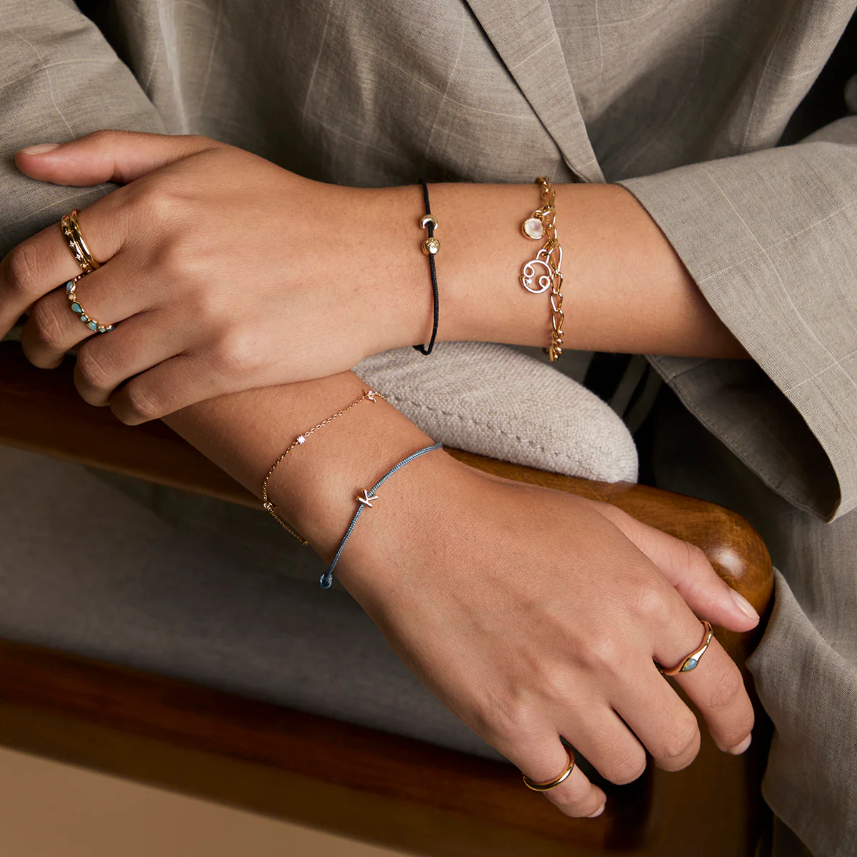 K Initial Click Charm in Solid Gold - Image 4